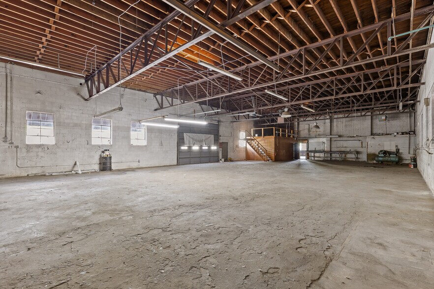 More Photos Of 1600 Broad St, Chattanooga General Retail For Sale