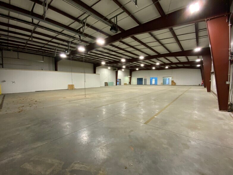 More Photos Of 3821 Industrial Blvd, Indianapolis Light Distribution For Sale