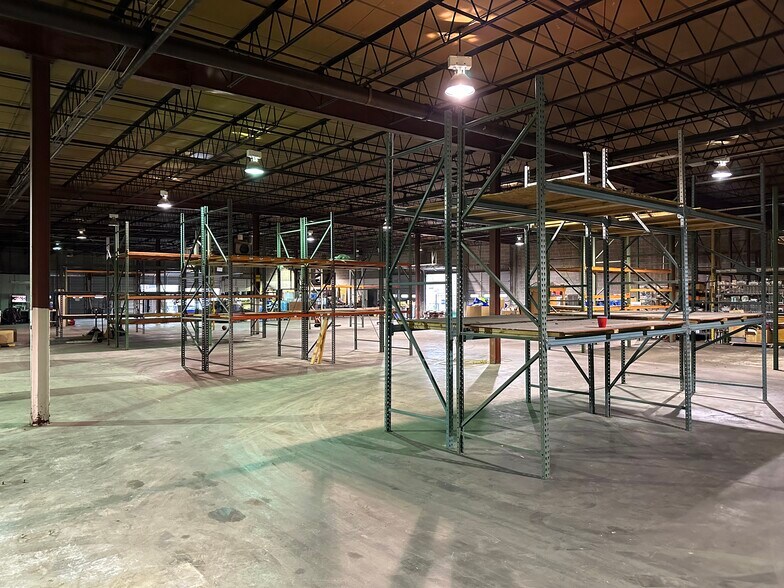 More Photos Of 687 Humphries St SW, Atlanta Warehouse For Lease