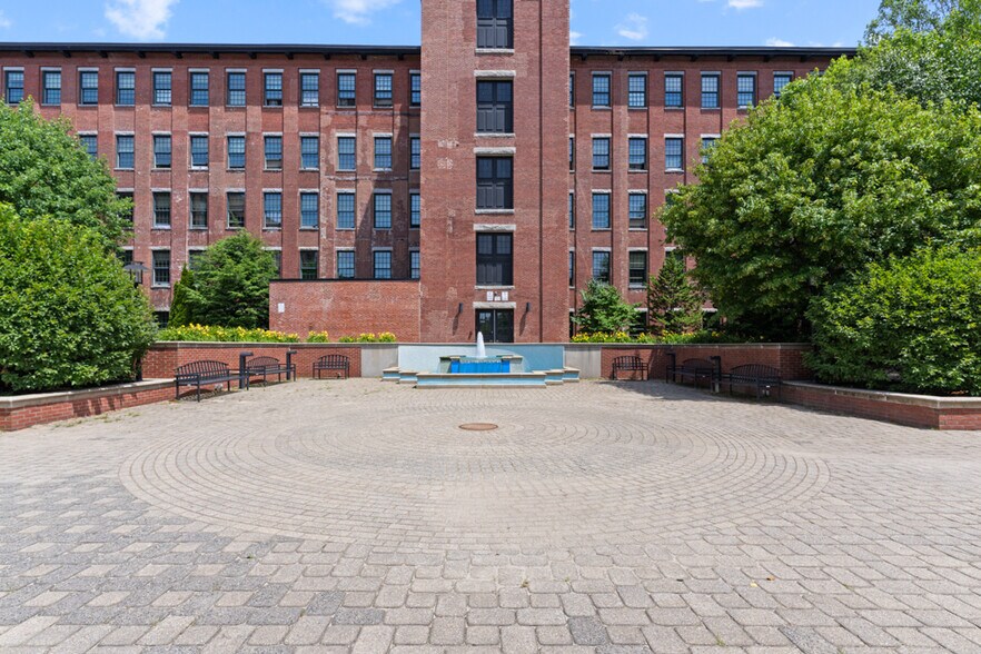 More Photos Of 140 Mill St, Lewiston Office Residential For Sale