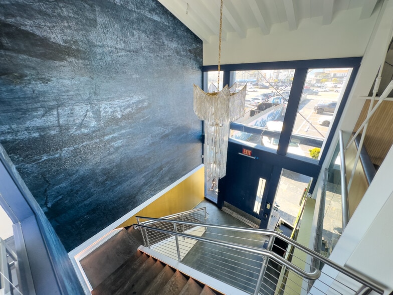 More Photos Of 2406 Newport Blvd, Newport Beach Restaurant For Lease