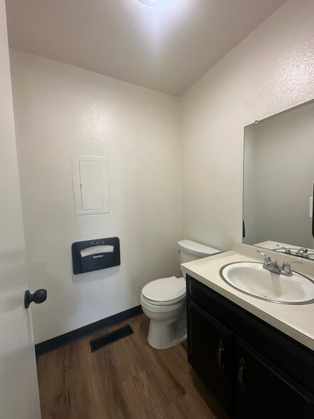 More Photos Of 801 15th St, Modesto Office For Lease