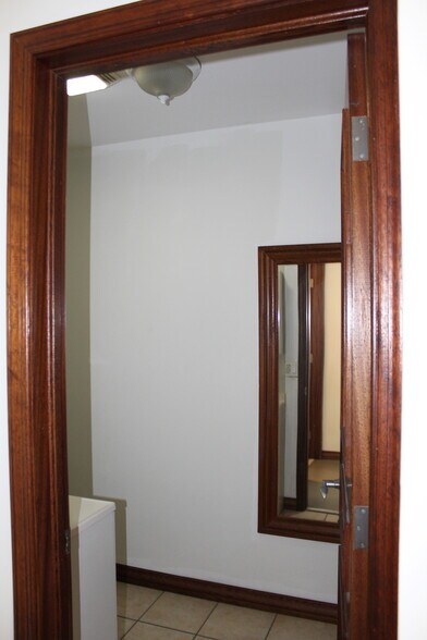 More Photos Of 1970 NW 70th Ave, Miami Warehouse For Lease