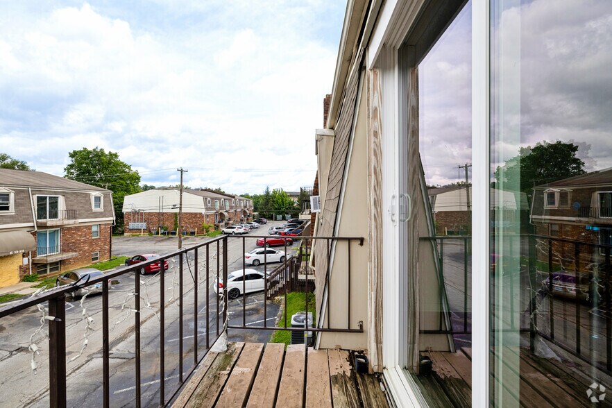 More Photos Of 2223 Devonport Dr, Lexington Apartments For Sale