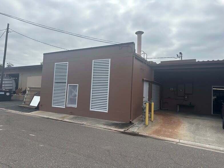 More Photos Of 1152 Court St, Clearwater Freestanding For Sale