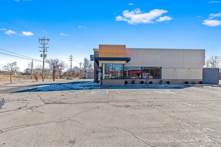 More Photos Of 2058 Portland Ave, Louisville Freestanding For Lease