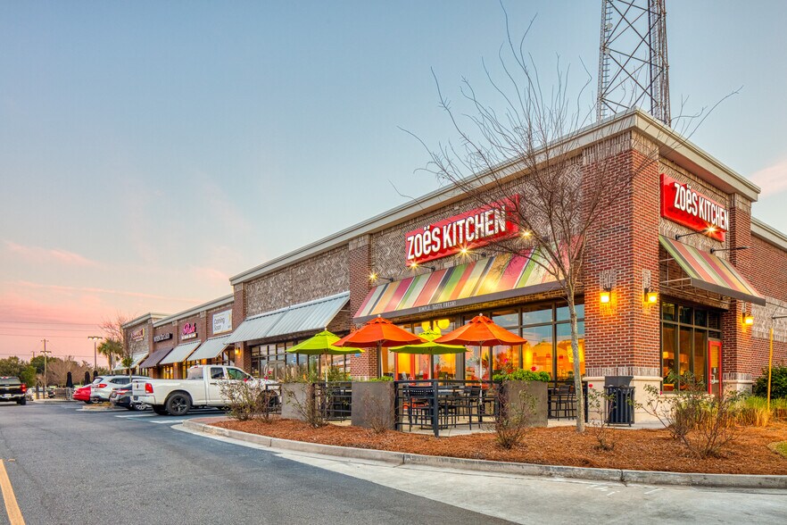 More Photos Of 1815-1821 E Victory Dr, Savannah Unknown For Lease