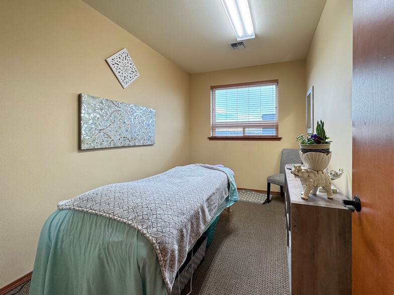 More Photos Of 534 N 5th Ave, Sequim Medical For Sale