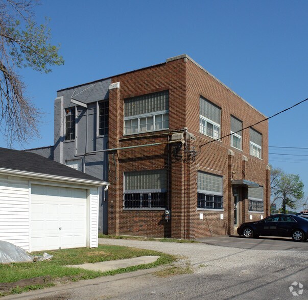 More Photos Of 4015 Dewey St, Toledo Warehouse For Sale