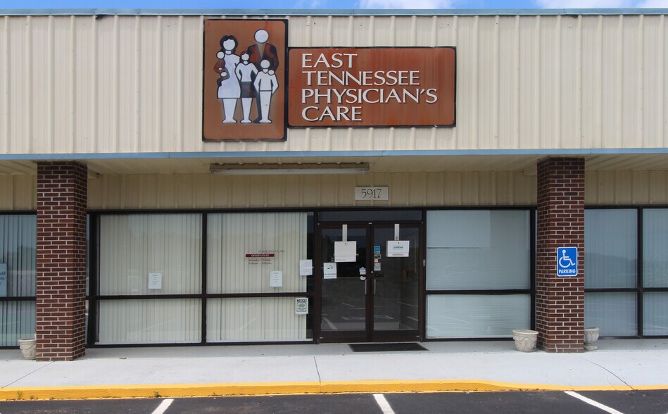 More Photos Of 5911-5921 Rutledge Pike, Knoxville Medical For Lease