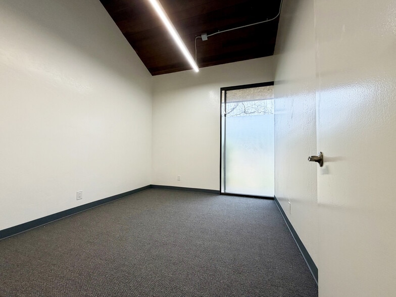 More Photos Of 5320 Carpinteria Ave, Carpinteria Office For Lease