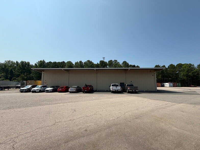 Primary Photo Of 810 Center St, Apex Warehouse For Lease