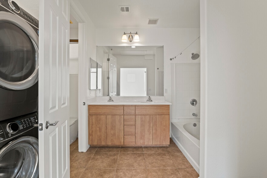 More Photos Of 610 E Roosevelt St, Phoenix Storefront Retail Residential For Sale