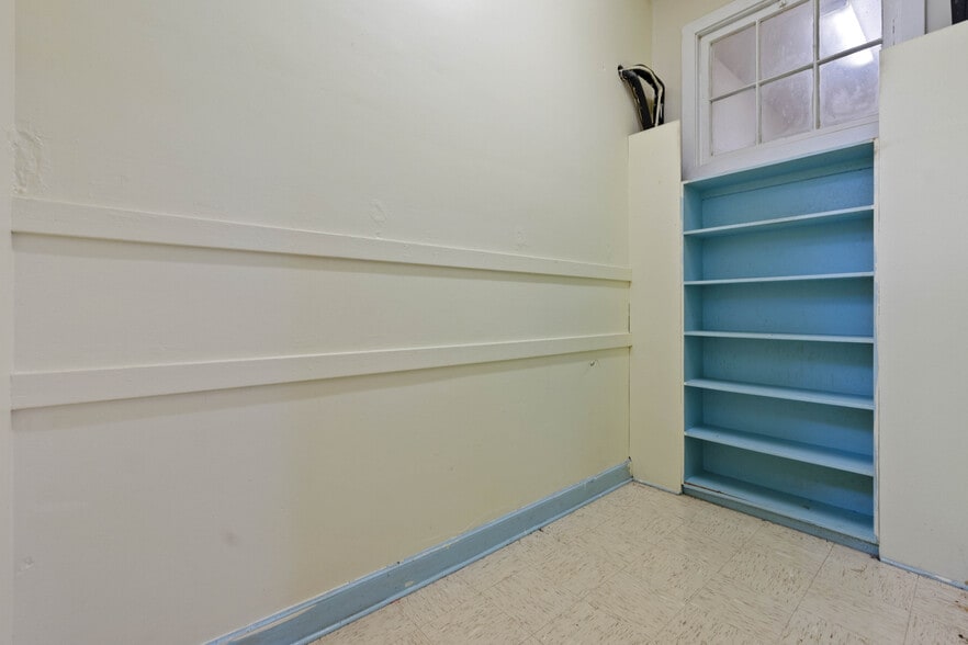 More Photos Of 5710 Wesconnett Blvd, Jacksonville Schools For Lease