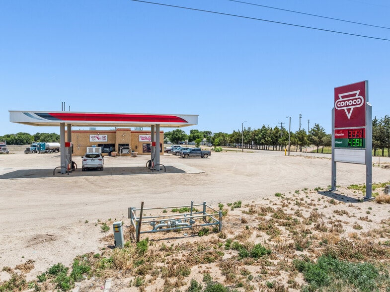 More Photos Of 36020 US Highway 287, Wiley Service Station For Sale