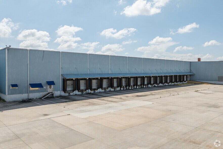 More Photos Of 2121 Huron St, Jacksonville Warehouse For Lease