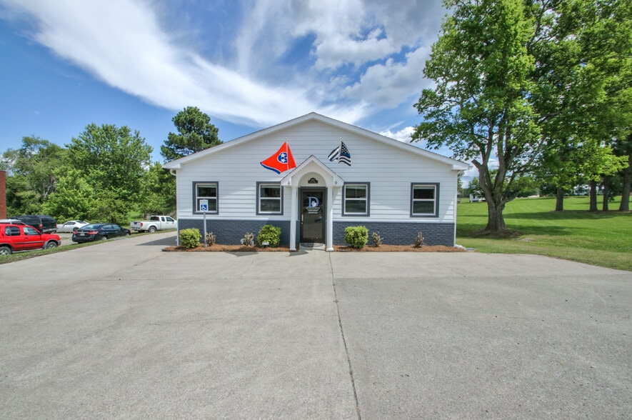 Primary Photo Of 2725 Fairview Blvd, Fairview General Retail For Lease
