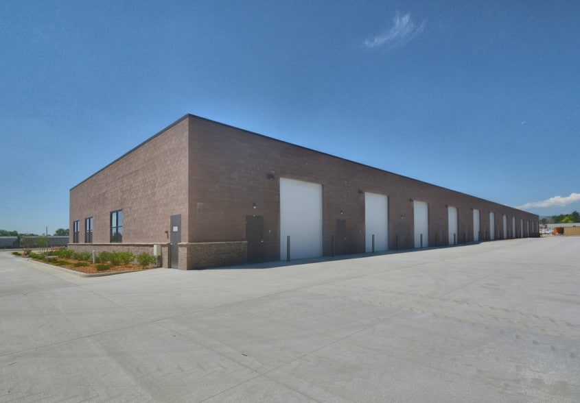 More Photos Of 943-965 E 11th St, Loveland Warehouse For Sale