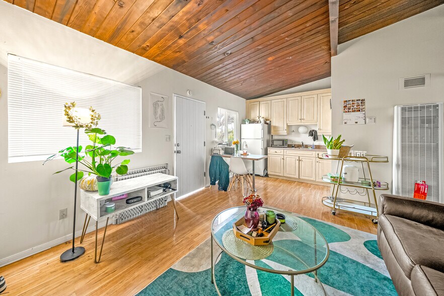More Photos Of 333 E Carrillo St, Santa Barbara Apartments For Sale