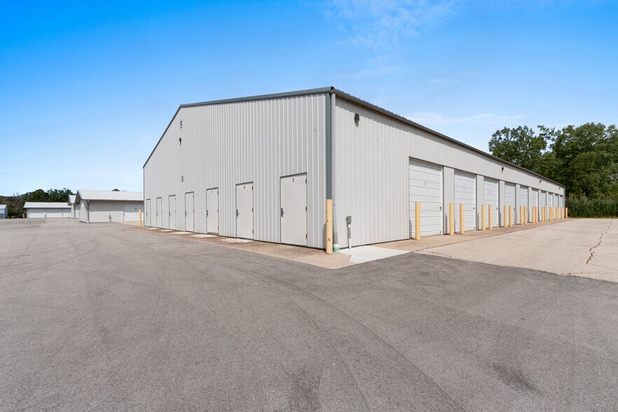 More Photos Of 1854 Industrial Dr, Green Bay Specialty For Sale