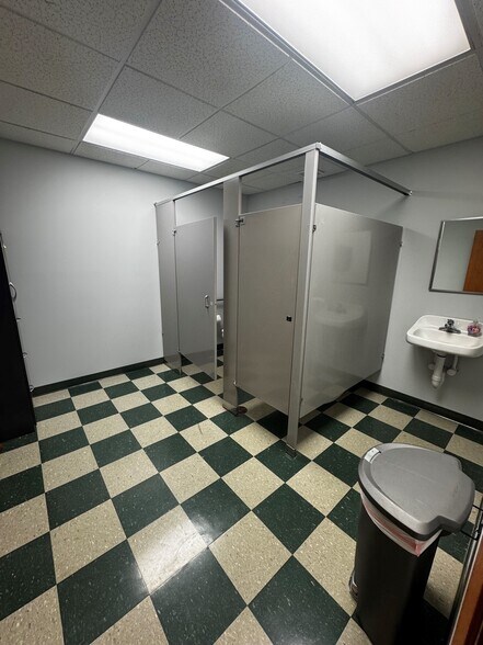 More Photos Of 10834 Old Mill Rd, Omaha Office For Lease
