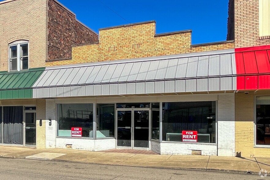 More Photos Of 111 E Main St, Crooksville General Retail For Lease
