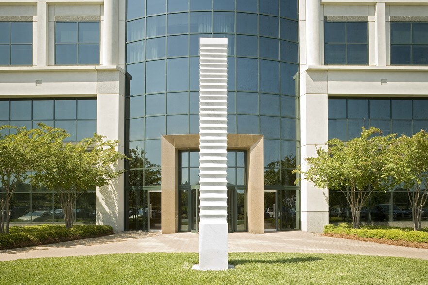 More Photos Of 3800 Arco Corporate Dr, Charlotte Office For Lease