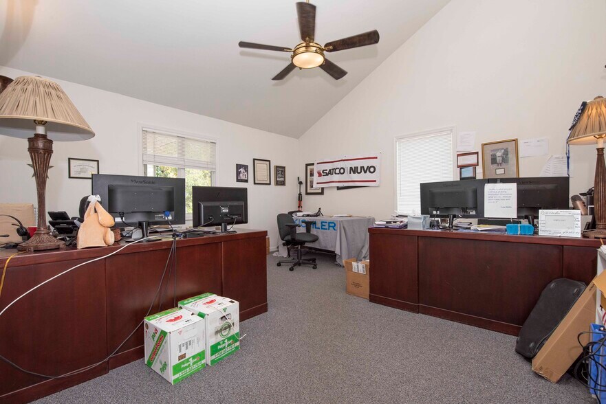 More Photos Of 17-19 S Main St, Manville Loft Creative Space For Lease