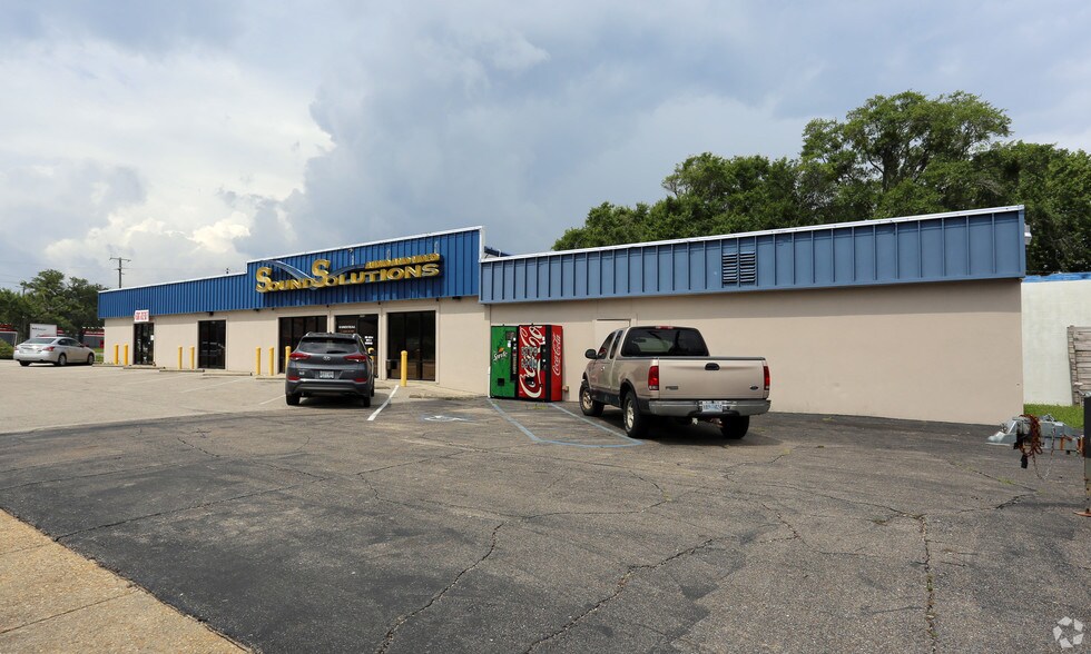 More Photos Of 2315 25th Ave, Gulfport Freestanding For Lease