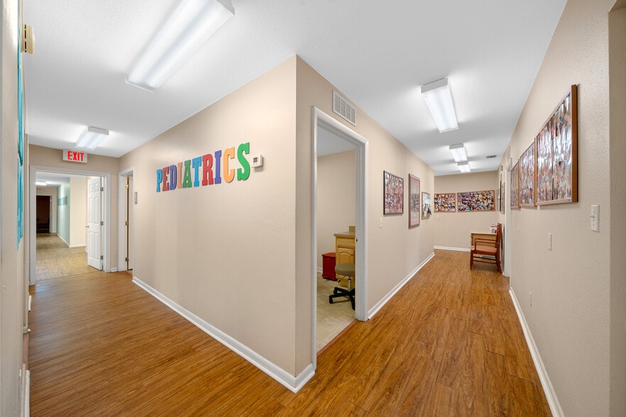 More Photos Of 1415 NW 23rd Ave, Chiefland Medical For Sale