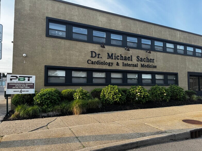 More Photos Of 100 Veterans Blvd, Massapequa Office For Lease