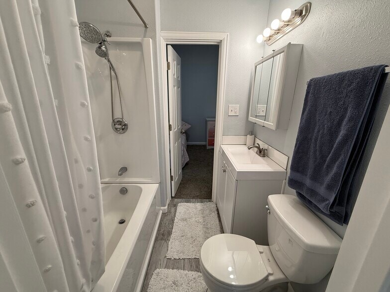 More Photos Of 1594-1598 W Alameda Ave, Denver Storefront Retail Residential For Sale