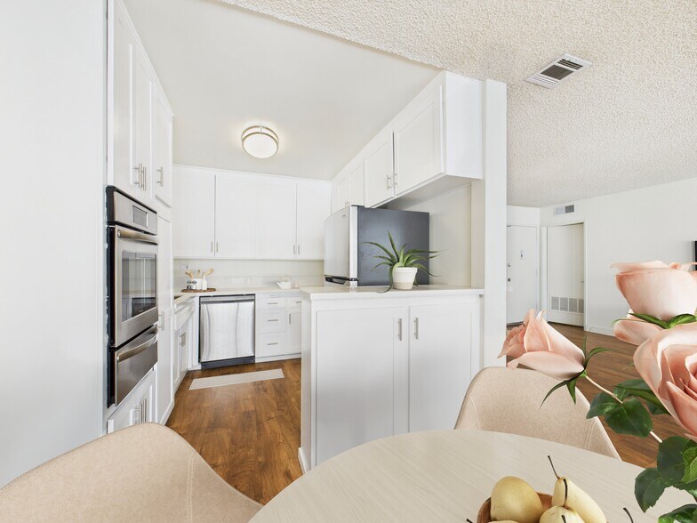 More Photos Of 4573 Willis Ave, Sherman Oaks Apartments For Sale