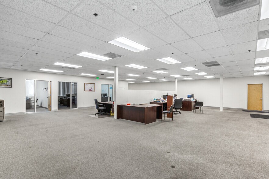 More Photos Of 10509 Business Dr, Fontana Warehouse For Lease