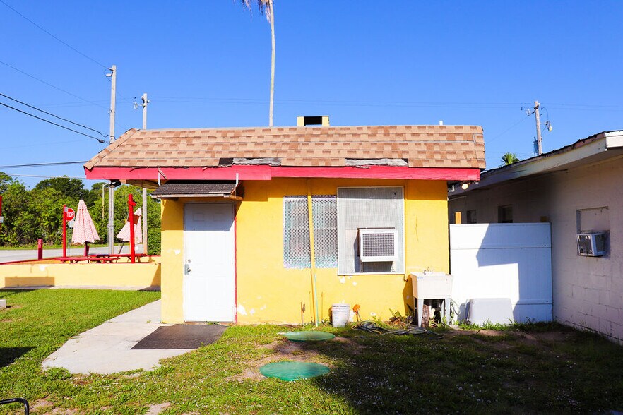 More Photos Of 4410 38th Ave, Vero Beach Multifamily For Sale