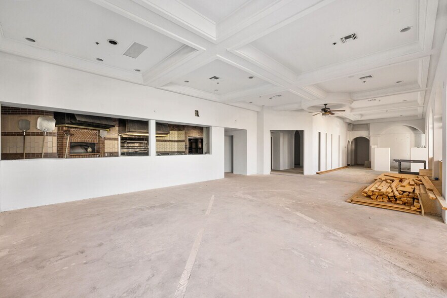 More Photos Of 73101 Highway 111, Palm Desert General Retail For Sale