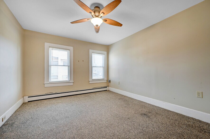 More Photos Of 291 Main St, Eynon Restaurant For Sale