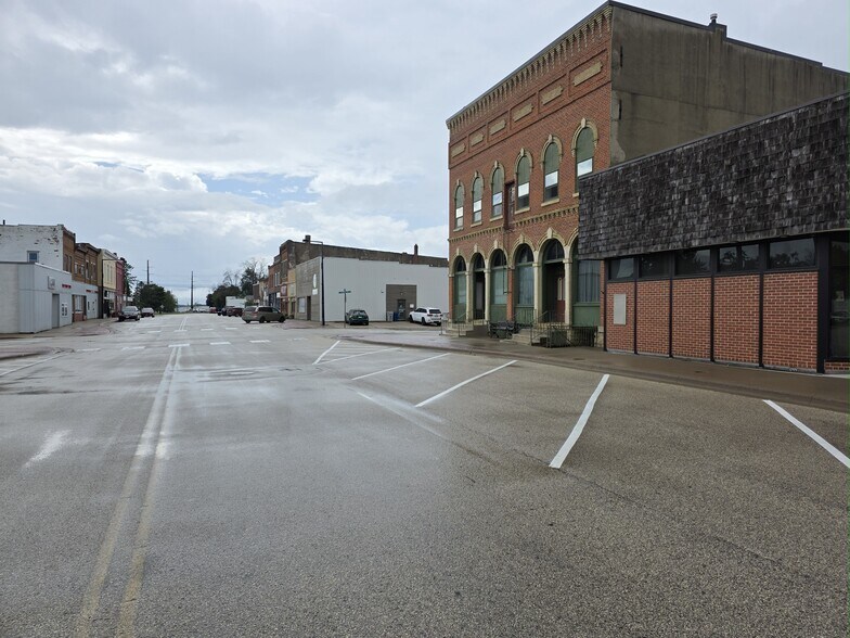 More Photos Of 20 E Main St, Dodge Center Office For Sale