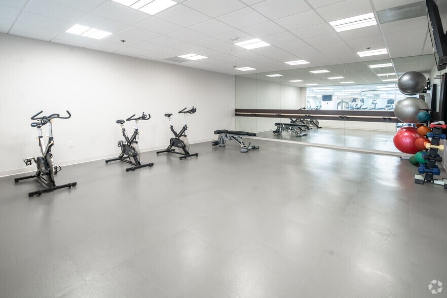 More Photos Of 12222 Merit Dr, Dallas Office For Lease
