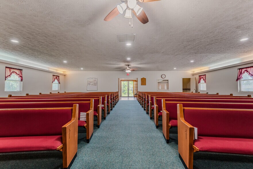 More Photos Of 7990 S 300 W, Columbus Flex For Sale