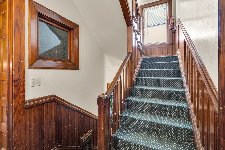 More Photos Of 601 S Jackson St, Jackson Office For Sale