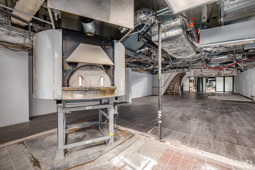 More Photos Of 701 W 7th St, Los Angeles Apartments For Lease