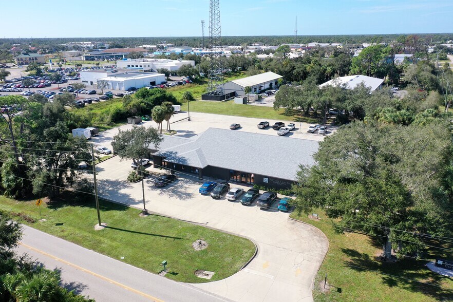 More Photos Of 18245 Paulson Dr, Port Charlotte Office For Sale