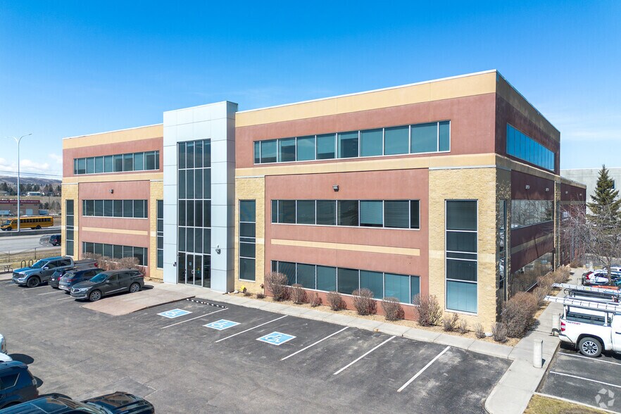 Primary Photo Of 5735 7th St NE, Calgary Light Manufacturing For Lease