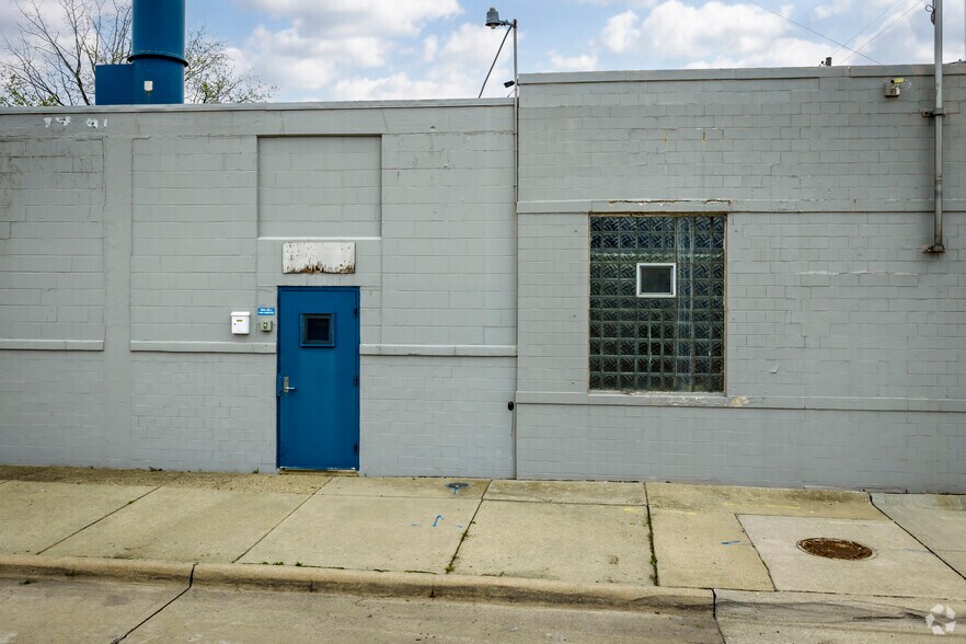 More Photos Of 12357 E Eight Mile Rd, Warren Industrial For Sale