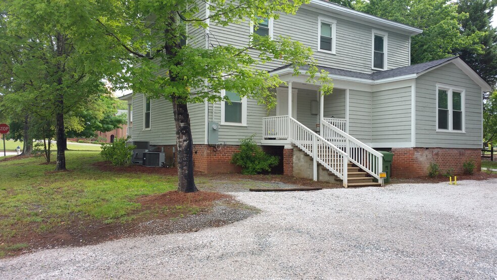 More Photos Of 302 Tom Hall St, Fort Mill Office For Lease