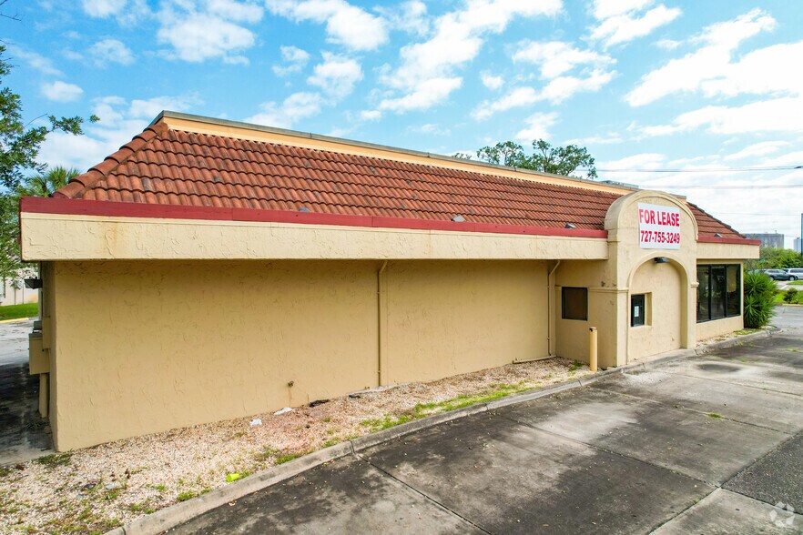 More Photos Of 1855 E Memorial Blvd, Lakeland Fast Food For Sale