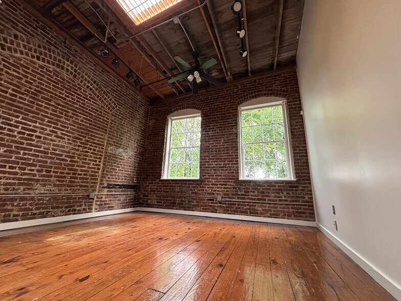 More Photos Of 887 W Marietta St NW, Atlanta Loft Creative Space For Lease