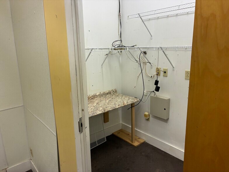 More Photos Of 210 N 9th St, Saint Louis Flex For Lease