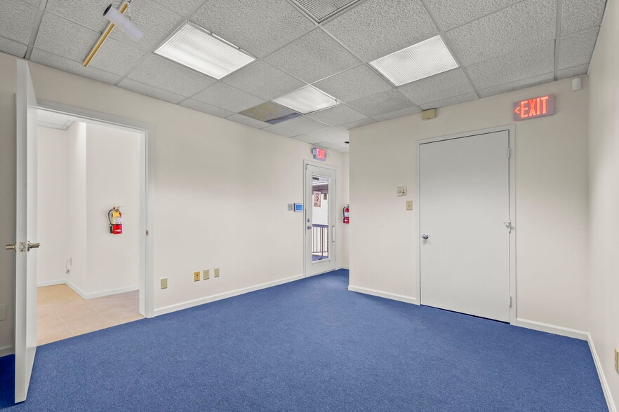 More Photos Of 73 E Wilson Bridge Rd, Worthington Office For Sale